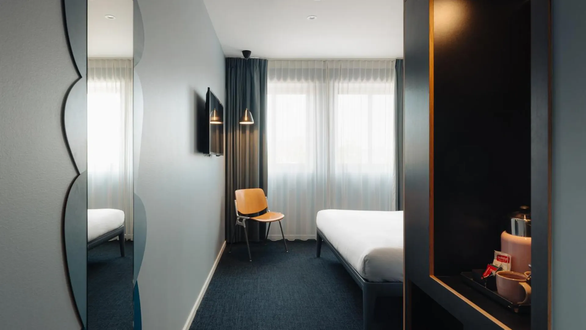 Conscious Hotel The Tire Station Amsterdam 3*,