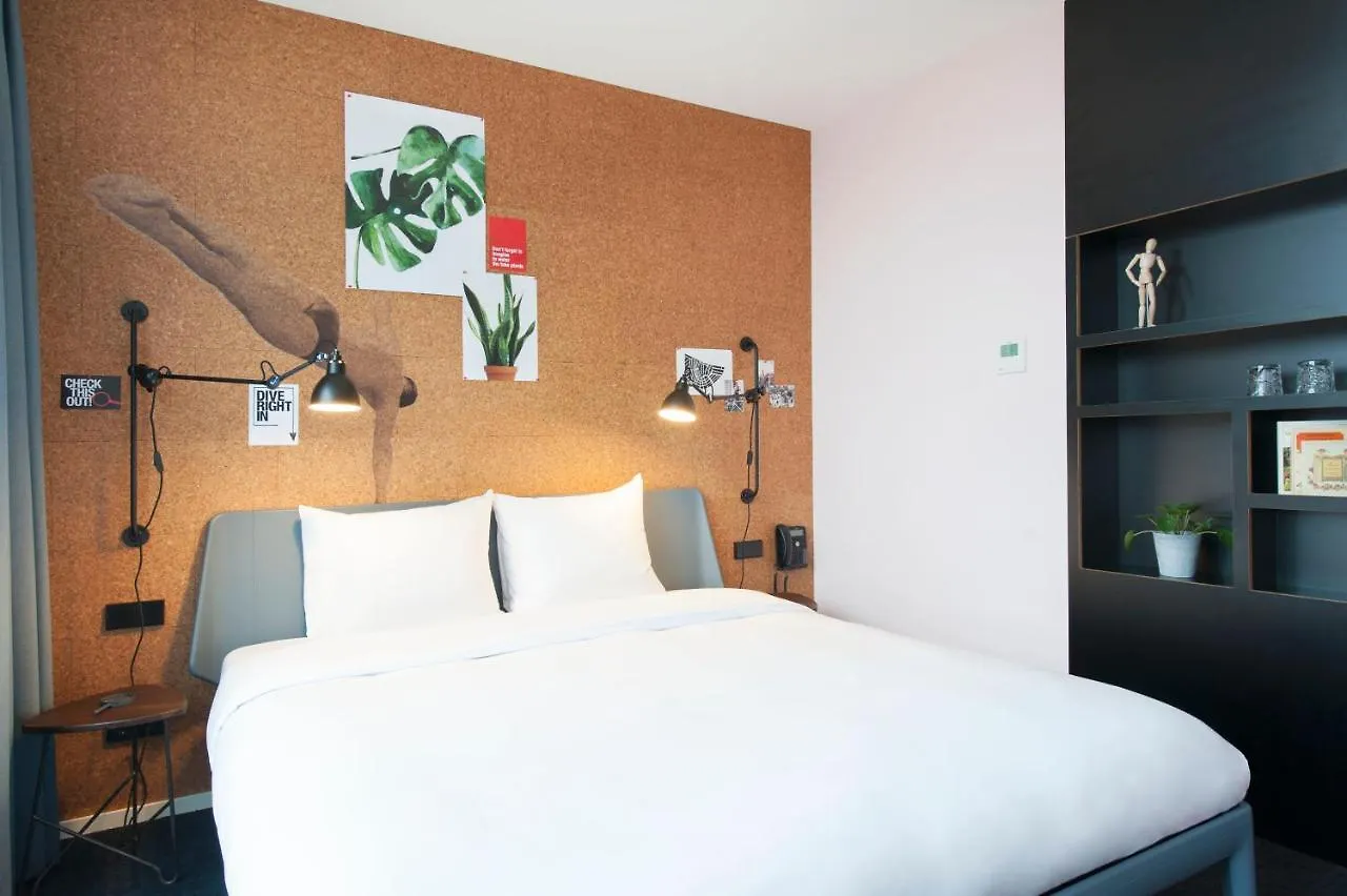 Conscious Hotel The Tire Station Amsterdam